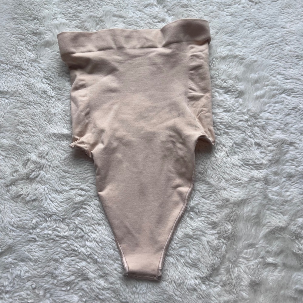 Skims Sculpting High Waist Thong Sand Beige Shapewear Women's Size Small NWOT